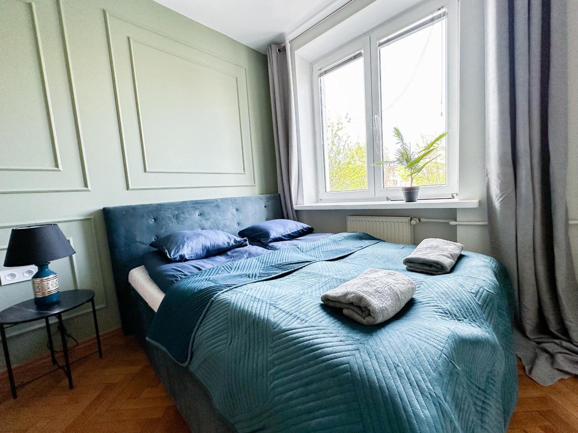 Apartment Inside Wola & Business